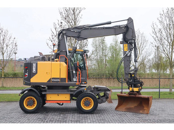 Pelle sur pneus Volvo EWR 150 E | ROTOTILT | BUCKET | TRAILER HYDR: photos 4