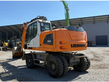 Pelle sur pneus LIEBHERR A 914