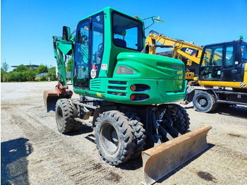 Pelle sur pneus TAKEUCHI