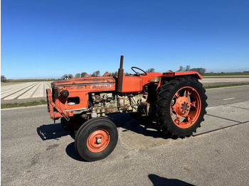 Tracteur agricole ZETOR