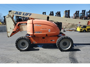 Chargeuse sur pneus télescopique JLG 600AJ