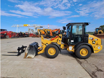 Chargeuse sur pneus CATERPILLAR 906