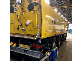 Balayeuse de voirie Runway Sweeper Johnston-Beam Scania P400 Model Beam S14000: photos 2