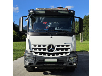 Camion plateau MERCEDES-BENZ