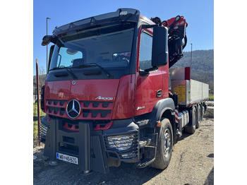 Camion grue MERCEDES-BENZ