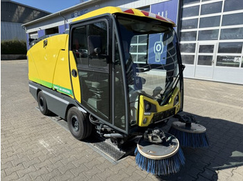 Balayeuse de voirie JOHNSTON