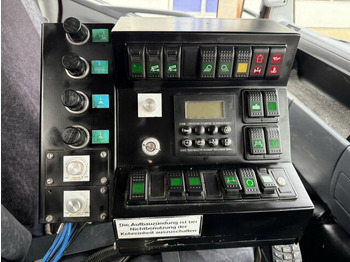 Balayeuse de voirie Mitsubishi Canter FUSO Kehrmaschine BROCK SL140 4 m³: photos 5