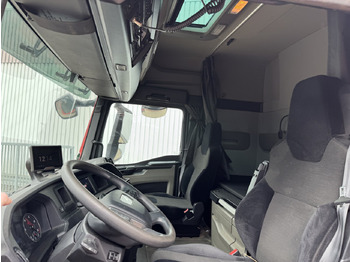 Photo d'intérieur 1: MAN TGX 26.470 6X2-4 BL TGX 26.470 6X2-4 BL, VDL 21-S 6200 Abrollkipper bis 7 m, , Lenk-/Liftachse, XLX-Fahrerhaus, Funk — crédit-bail MAN TGX 26.470 6X2-4 BL TGX 26.470 6X2-4 BL, VDL 21-S 6200 Abrollkipper bis 7 m, , Lenk-/Liftachse, XLX-Fahrerhaus, Funk