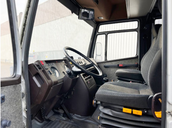 Photo d'intérieur 1: Minibus, Transport de personnes Mercedes-Benz 711 D-KA 4x2 711 D-KA 4x2, Standklima, 11-Sitze, 2 x on stock