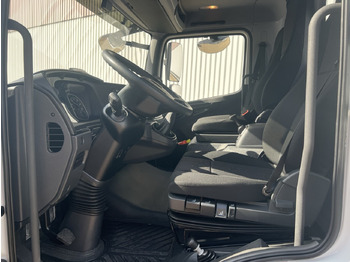 Photo d'intérieur 1: Camion benne Mercedes-Benz Atego 818/23 K 4x2 Atego 818/23 K 4x2, 2x AHK, Meiller-Kipper, mehrfach Vorhanden! Photo d'intérieur 1: Camion benne Mercedes-Benz Atego 818/23 K 4x2 Atego 818/23 K 4x2, 2x AHK, Meiller-Kipper, mehrfach Vorhanden!