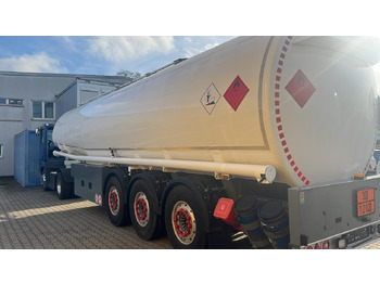 Semi-remorque citerne TAL 44.0/11-27 TAL 44.0/11-27, 43.950l, 4 Kammern, Untenbefüllung, Pumpe: photos 5 Semi-remorque citerne TAL 44.0/11-27 TAL 44.0/11-27, 43.950l, 4 Kammern, Untenbefüllung, Pumpe: photos 5