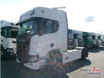 Tracteur routier SCANIA R 460