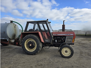 Tracteur agricole URSUS