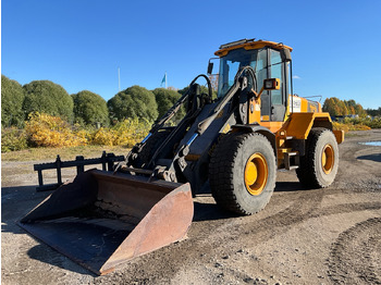 Chargeuse sur pneus JCB 436