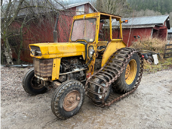 Tracteur agricole MASSEY FERGUSON 100 series