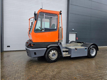 Tracteur portuaire TERBERG
