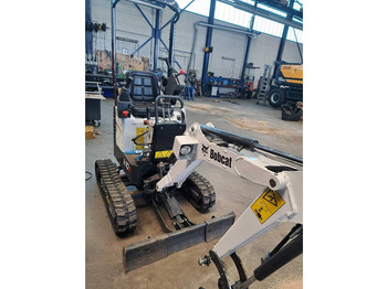 Mini pelle BOBCAT E10