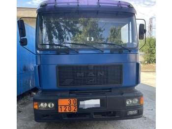 Camion citerne MAN