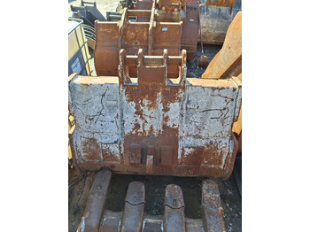 Digging bucket 1300 mm Volvo S1 — crédit-bail Digging bucket 1300 mm Volvo S1: photos 1