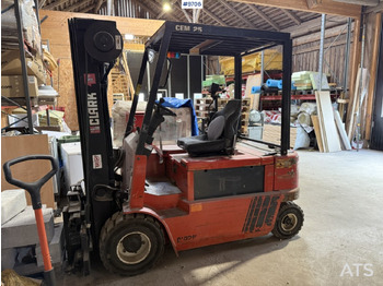 Forklift Clark CEM 25 — crédit-bail Forklift Clark CEM 25: photos 1