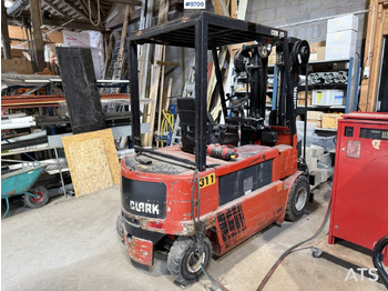 Forklift Clark CEM 25 — crédit-bail Forklift Clark CEM 25: photos 4