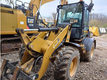 Chargeuse sur pneus CATERPILLAR 908H