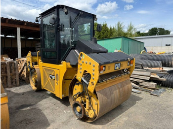 Rouleau compresseur CAT CD44B: photos 2
