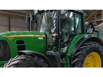 Tracteur agricole JOHN DEERE 7530