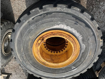 Roue complète Michelin 800/65R29 XLD Volvo L150 L180: photos 5 Roue complète Michelin 800/65R29 XLD Volvo L150 L180: photos 5