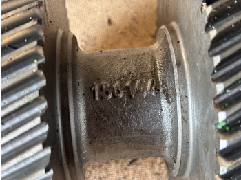 Demi arbre pour Machine agricole John Deere 7220 7320  Wał L115869  L156144: photos 2