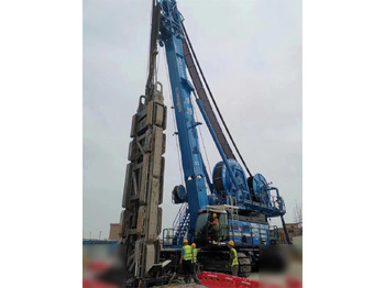 Grue sur chenilles SOILMEC