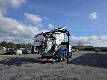 Camion vidangeur RENAULT