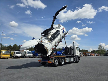 Camion vidangeur SCANIA 1