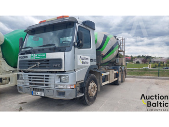 Camion malaxeur VOLVO FM12