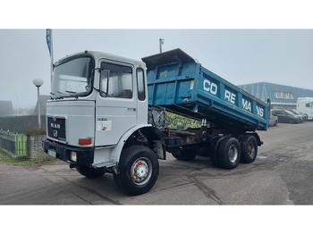 Camion benne MAN