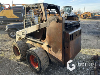 Mini chargeuse Bobcat 853: photos 2