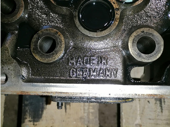Culasse pour Camion Mercedes-Benz Cylinder head A4710102720: photos 3