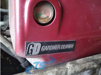 Réservoir hydraulique pour Camion Universaalne Hydrulic oil cooler 8013015000-2: photos 3 Réservoir hydraulique pour Camion Universaalne Hydrulic oil cooler 8013015000-2: photos 3