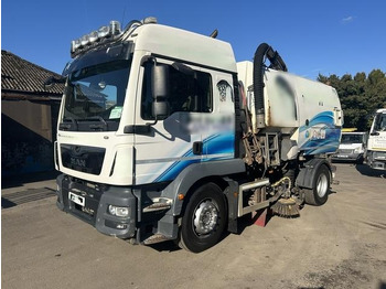 Balayeuse de voirie MAN TGM 18.290