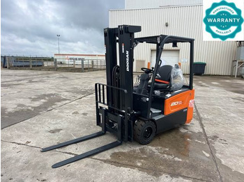 Chariot élévateur électrique DOOSAN