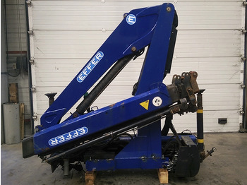 Grue auxiliaire EFFER