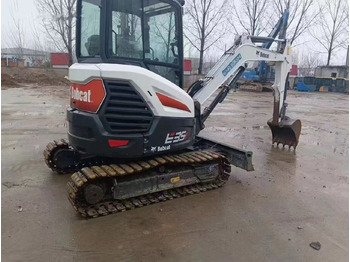 Mini pelle BOBCAT E35