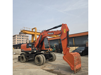 Pelle sur pneus DOOSAN DX150W