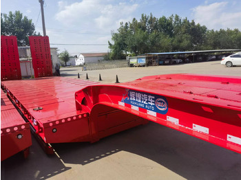 Semi-remorque plateau