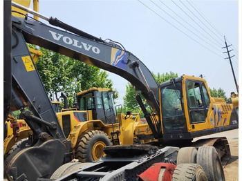 Pelle sur chenille VOLVO EC210BLC