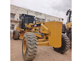 Niveleuse CATERPILLAR 140H