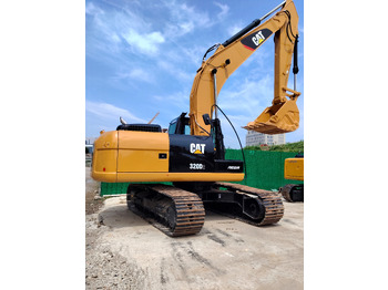 Pelle sur chenille CATERPILLAR 320D2