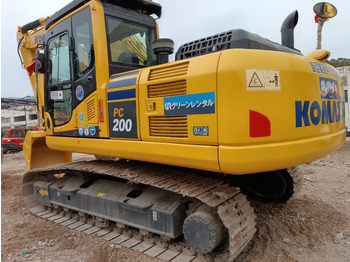 Pelle sur chenille KOMATSU PC200-8