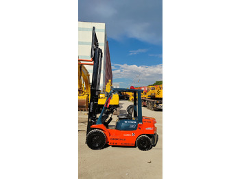 Chariot élévateur TOYOTA FD30: photos 3