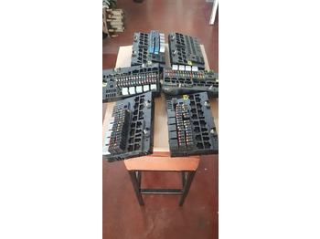 Bloc de gestion pour Camion Mercedes-Benz GRUNDMODUL ACTROS MP4 A001 446 25 58   Mercedes-Benz ACTROS MP4: photos 3